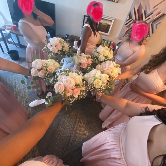 Beautiful formal dress! - Picture 2 of 6